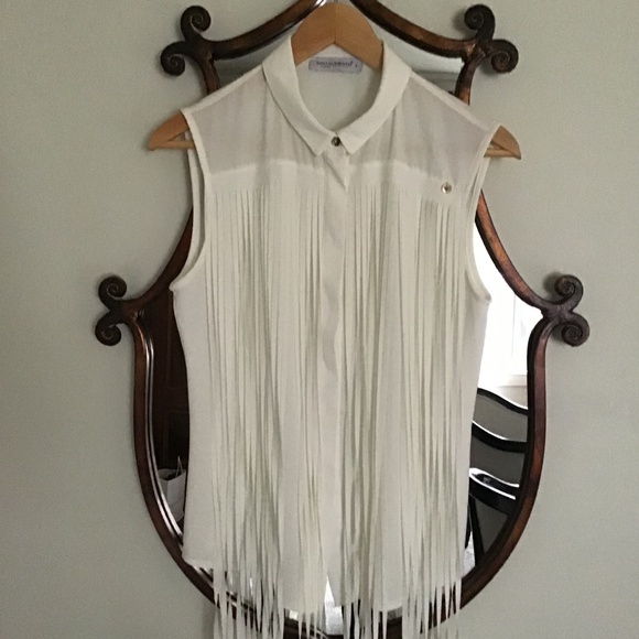 Designer Rinascimento Warm White Blouse, Fringed Front, Made in Italy. - Picture 6 of 16